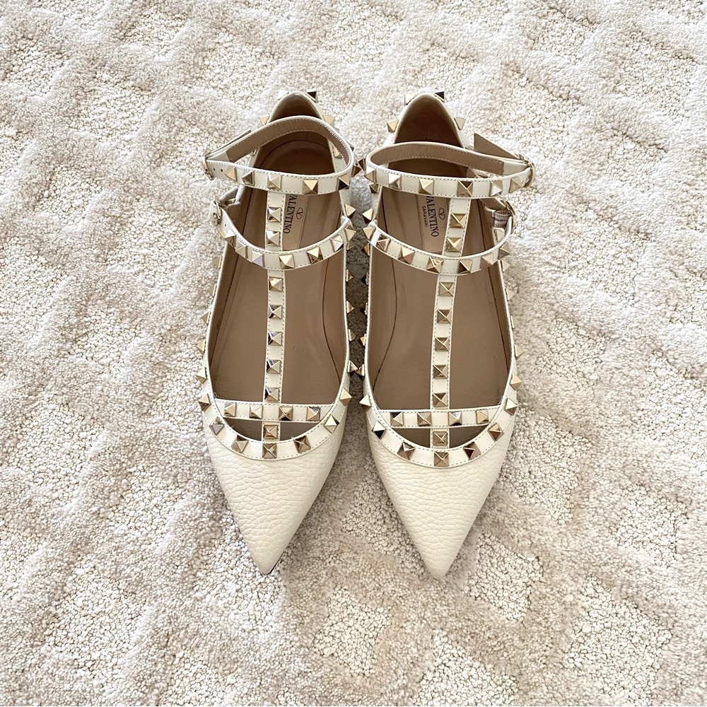 Valentino 🌤️ Ivory Rockstud Flats EU 39